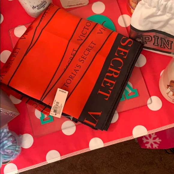 Pink VS - Picture 4 of 5